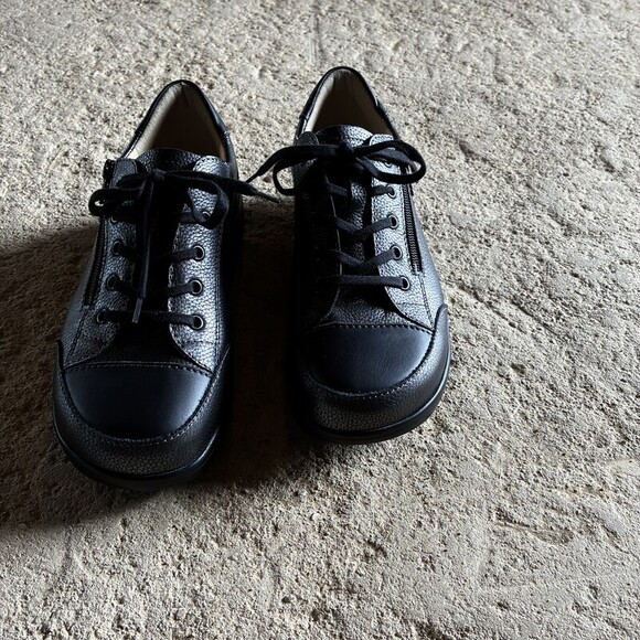 photo1
